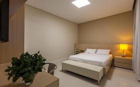Leopoldo Hotel